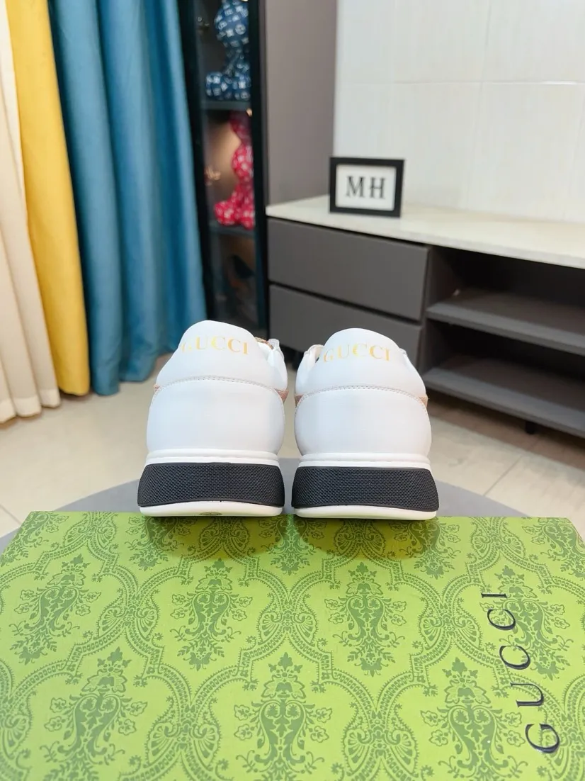 Men's shoes 💰420🌹🌹GUCCI [Gucci] New high-end brand of men's shoes, the latest fashionable casual men's shoes, trendy and versatile, relaxed and sporty style, uppers imported from Italy, first-layer cowhide, genuine leather lining, and ultra-fine workmanship. Original personalized fashionable rubber wear-resistant outsole, light and comfortable on the foot, size 38-44
